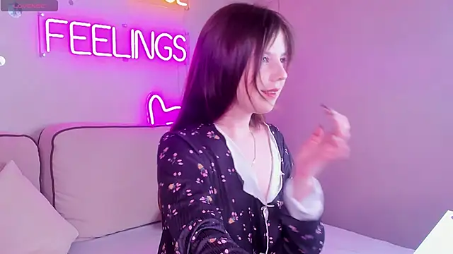 Violeta Paul online show from June 11, 2:53 am