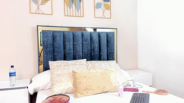 martinc aria online show from July 23, 12:02 pm