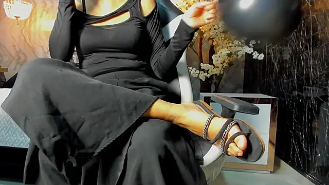 missnicollee online show from July 10, 7:36 pm