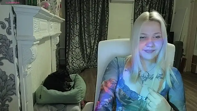 moon  shy online show from July 28, 7:39 pm