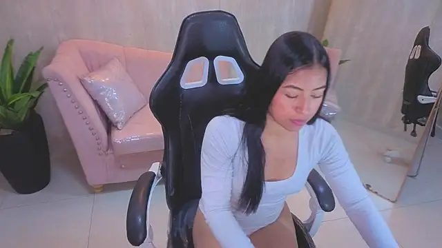 lia x a online show from July 28, 3:21 pm