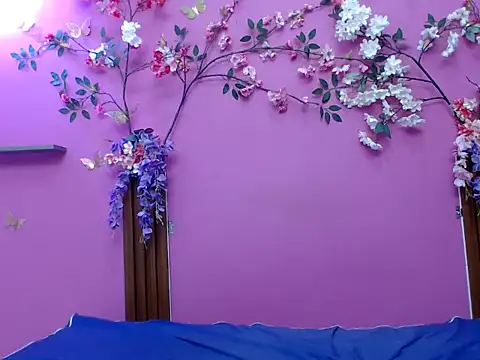 kasandracute18 online show from June 18, 5:42 am