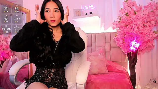 Violeta Velvet  online show from July 28, 1:43 pm