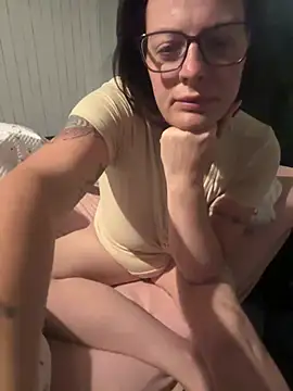 inkgirl222 online show from June 21, 8:57 pm