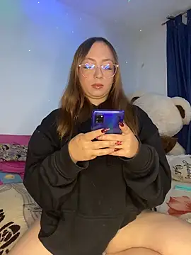 Caamii  online show from June 17, 3:30 am
