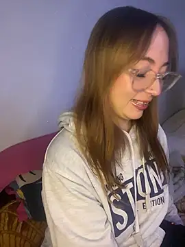Caamii  online show from June 9, 3:28 am