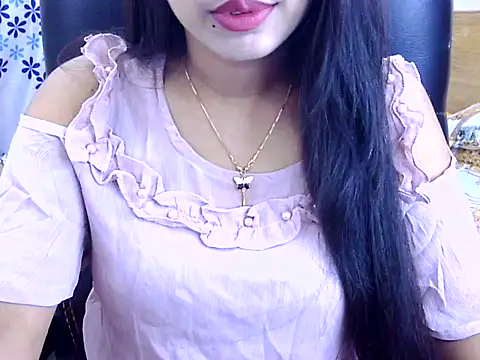 Noor Zarin27 online show from July 17, 9:40 pm