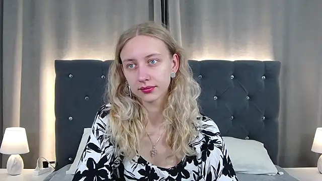 LirienVexx online show from June 17, 4:03 am