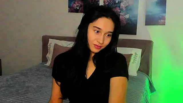 Camilla  Noor online show from June 18, 5:07 pm