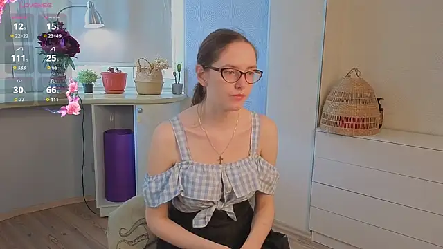 EstelaWeninger online show from July 21, 4:02 am