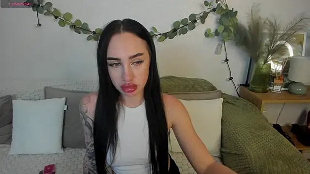 MayaGlamour online show from June 25, 1:57 pm