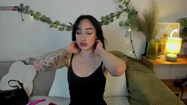 MayaGlamour online show from June 10, 12:15 pm