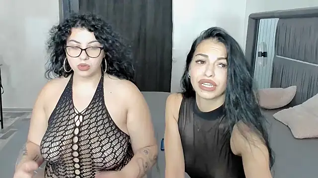 00DirtyGirl00 online show from June 30, 8:30 pm
