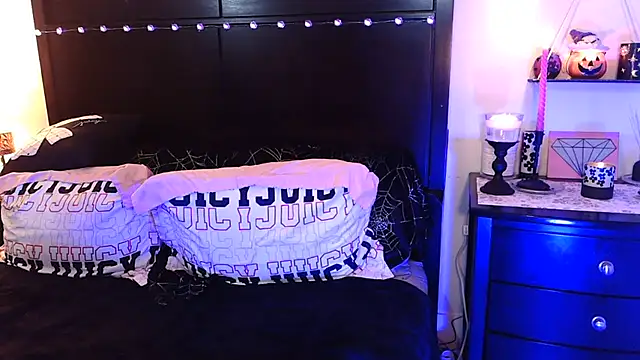 gothbaby3055 online show from July 22, 8:15 am