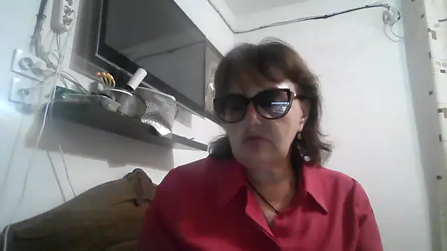 ErikaXShine online show from July 31, 7:15 pm