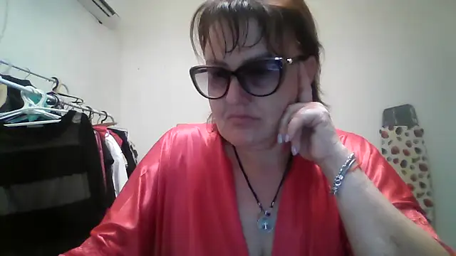 ErikaXShine online show from July 25, 8:05 pm