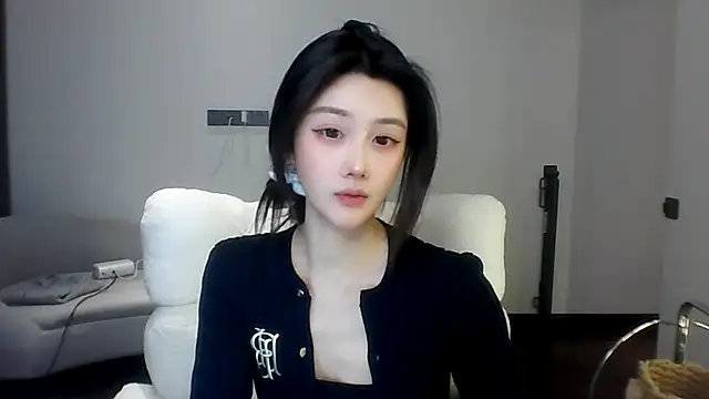 SylvieMaya online show from June 13, 4:59 pm