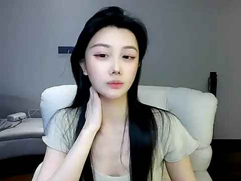 SylvieMaya online show from June 10, 4:49 pm