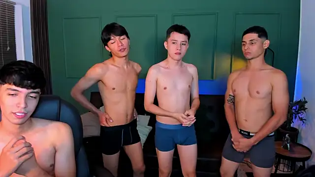 Hot GuysW online show from July 28, 8:34 pm