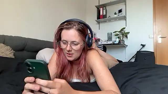 LeaLoveXXX online show from July 2, 7:14 am