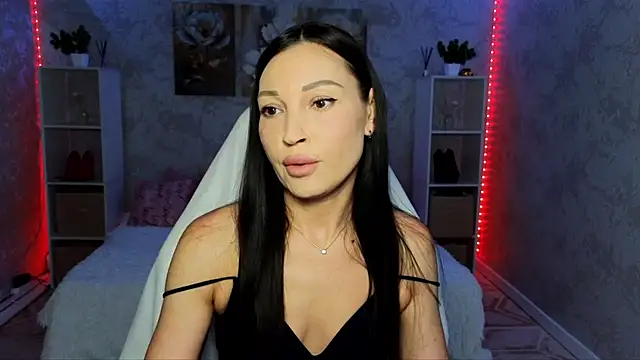 NikoleMills online show from June 12, 6:43 am