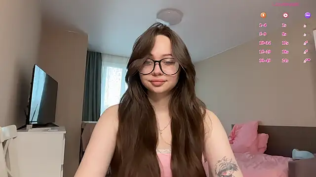 Shycutiee online show from June 18, 7:32 am