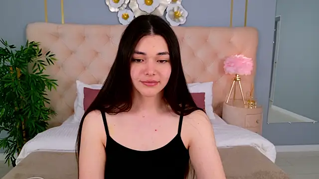 MaddieMeyer online show from June 13, 4:43 am