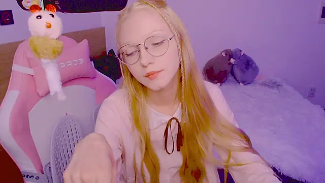 blush online show from July 7, 12:19 pm