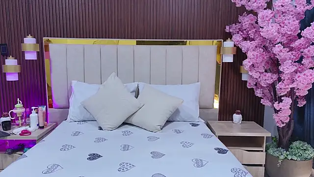 KarinaPrincess online show from July 7, 8:00 pm