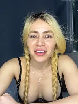 sabriloirinha online show from June 15, 1:06 am