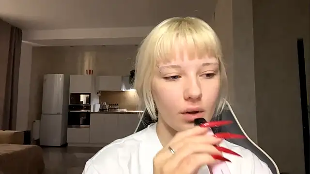 Emillema online show from June 21, 5:28 pm