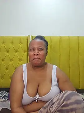 THICKCHARMAxxx28 online show from June 15, 8:42 pm