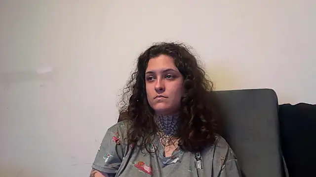 snowflakee69 online show from July 8, 7:32 am