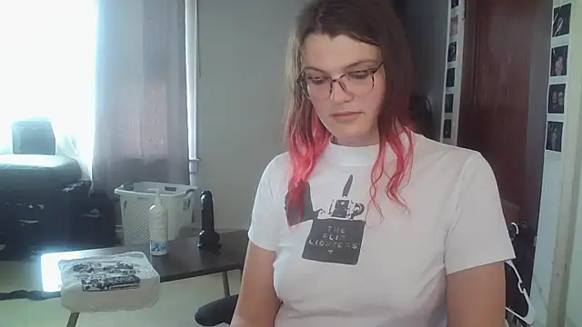 Tranicpixiedreamgrl online show from June 29, 7:35 pm