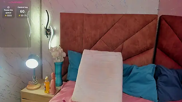 isa gonzalez online show from July 19, 4:15 am