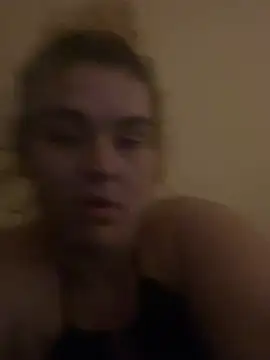 mzzfettyblu online show from June 24, 10:36 am
