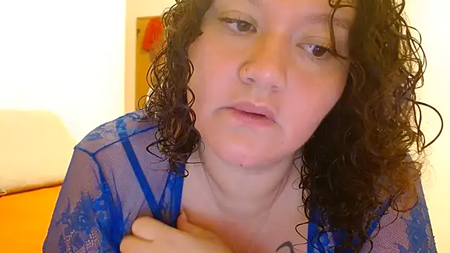 HeidiSanabria online show from July 17, 12:04 am