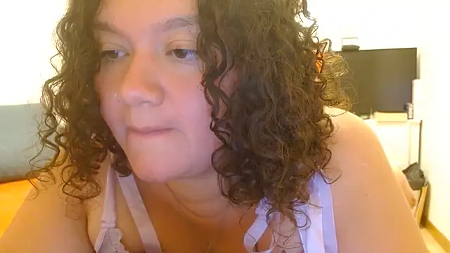 HeidiSanabria online show from July 26, 2:19 am