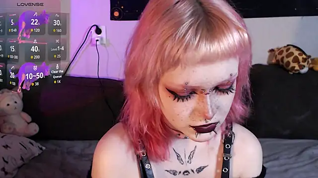 meow nicole online show from July 8, 9:17 pm