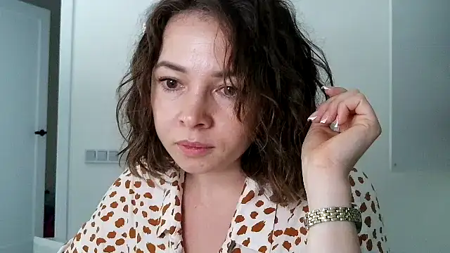Selenneh online show from July 10, 3:01 pm
