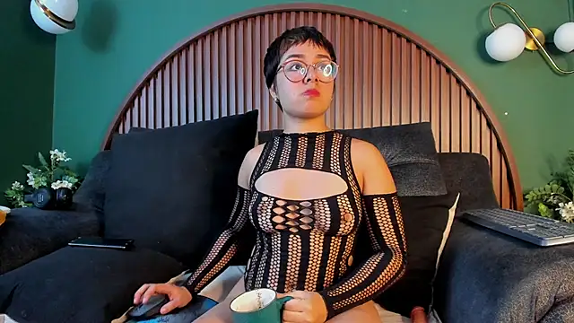 Casca Loly online show from June 24, 2:27 pm