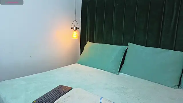 Emma-Burning online show from July 28, 4:39 pm