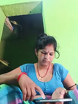 Joohi Chawla143 online show from July 18, 2:04 am