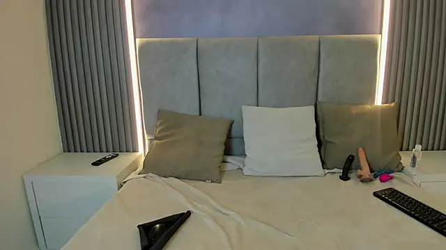 Blue Aura69 online show from July 28, 4:10 am