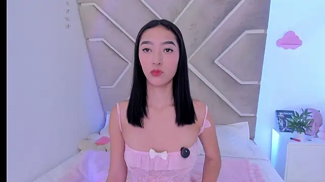 annelisee  online show from June 26, 11:17 pm