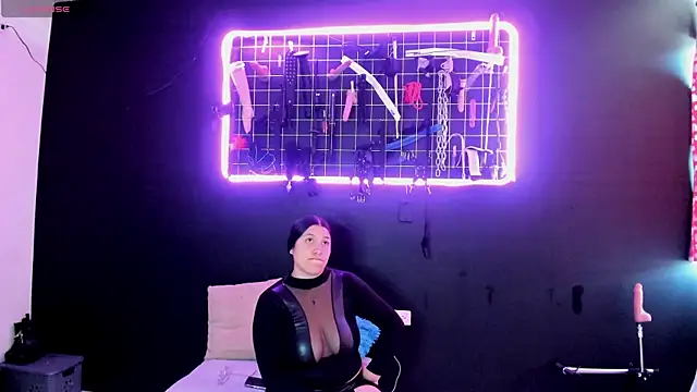 Mistress Emma bdsm online show from July 24, 8:06 pm