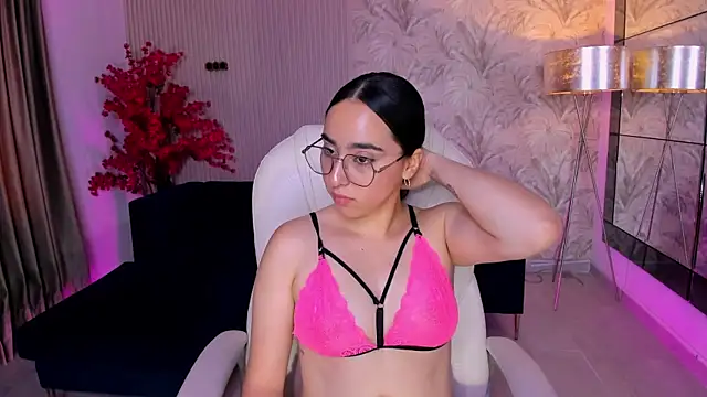 Emilyy parker  online show from July 15, 7:40 pm