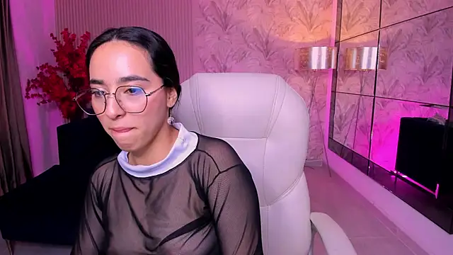 Emilyy parker  online show from July 28, 8:52 pm