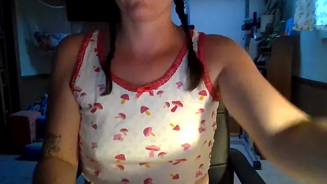 lillexxxylover online show from August 2, 12:02 am