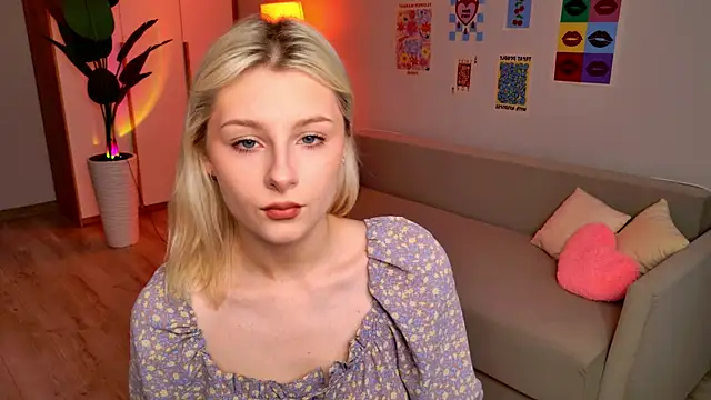 eva virel online show from July 23, 1:19 pm